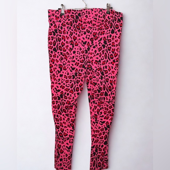 Torrid Leggings - Pink and Black Leopard - Picture 2 of 3
